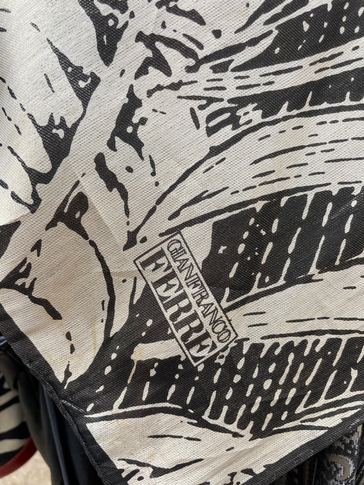 PORTER RARE COLLECTABLE Gianfranco Ferre Metallic Jungle Scarf