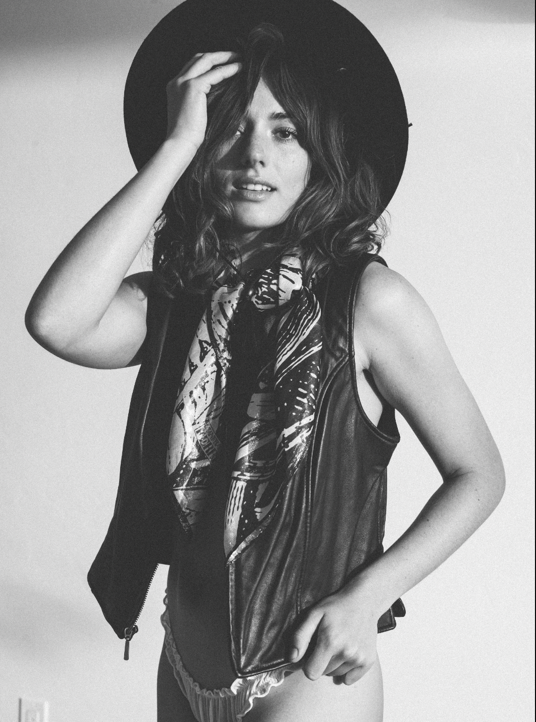 PORTER Soft Black Lambskin Leather Vest Size M